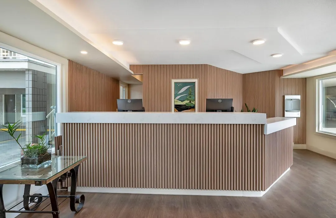 Econo Lodge Inn & Suites-1