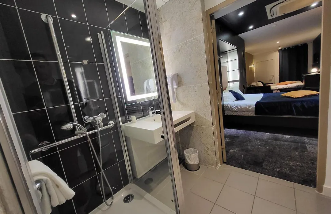 Accueil Hotel Paris Pigalle Montmartre - Hotel Renove-1