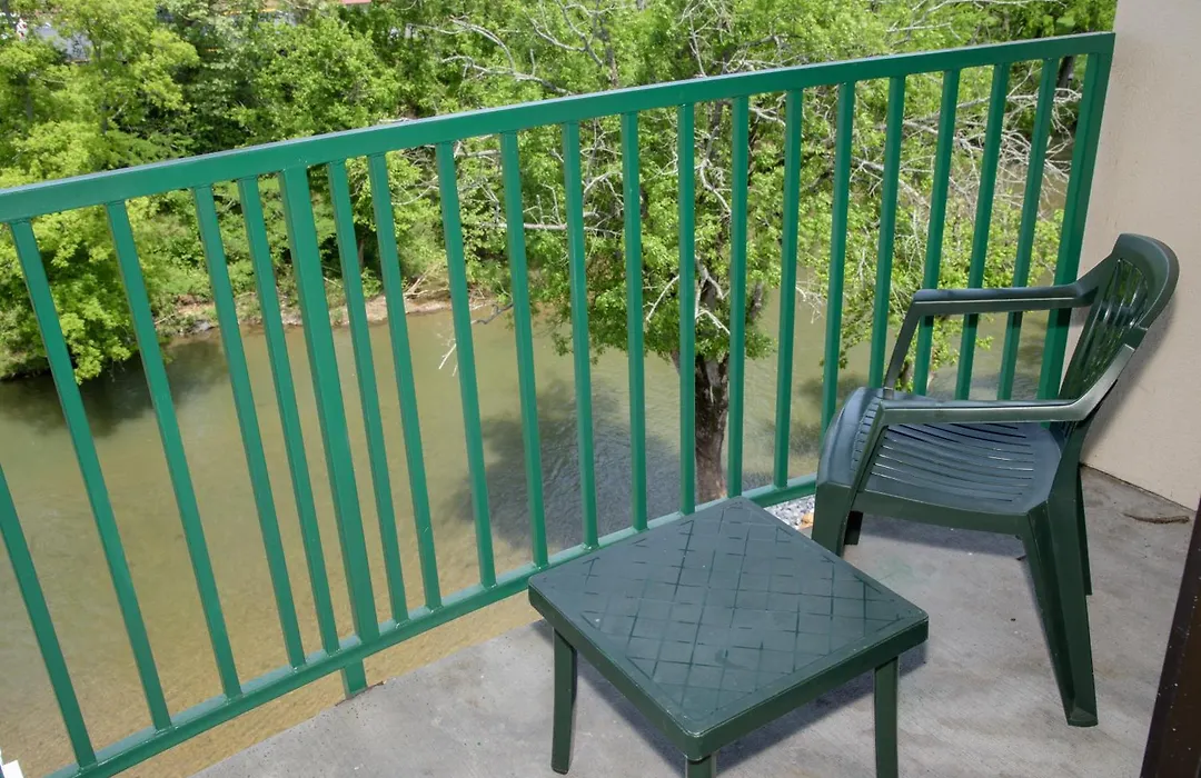 Pigeon River Inn-1