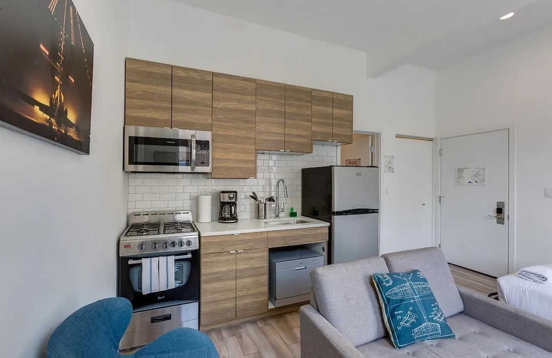 Ground Floor Studios In Chicago By 747 Lofts-1