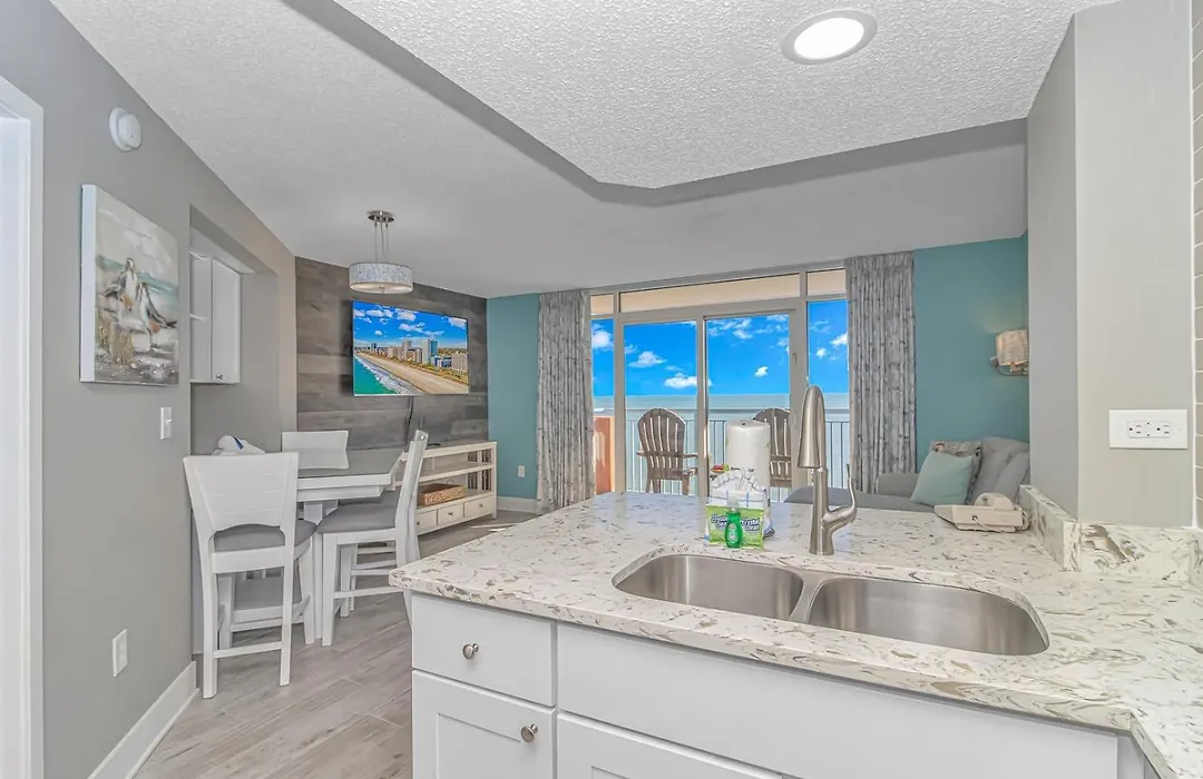 Immaculate! Beautifully Renovated Oceanfront 1 Bedroom Suite - Sleeps 4! - Roxanne Towers Unit 804-1