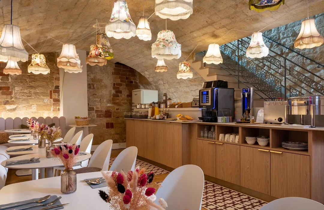 Hotel Marais Home-1