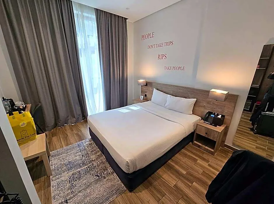 Kingsgate Hotel Al Jaddaf-1