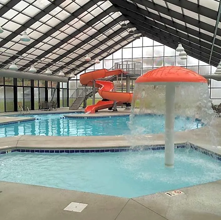 Grand Smokies Resort Lodge Pigeon Forge-1