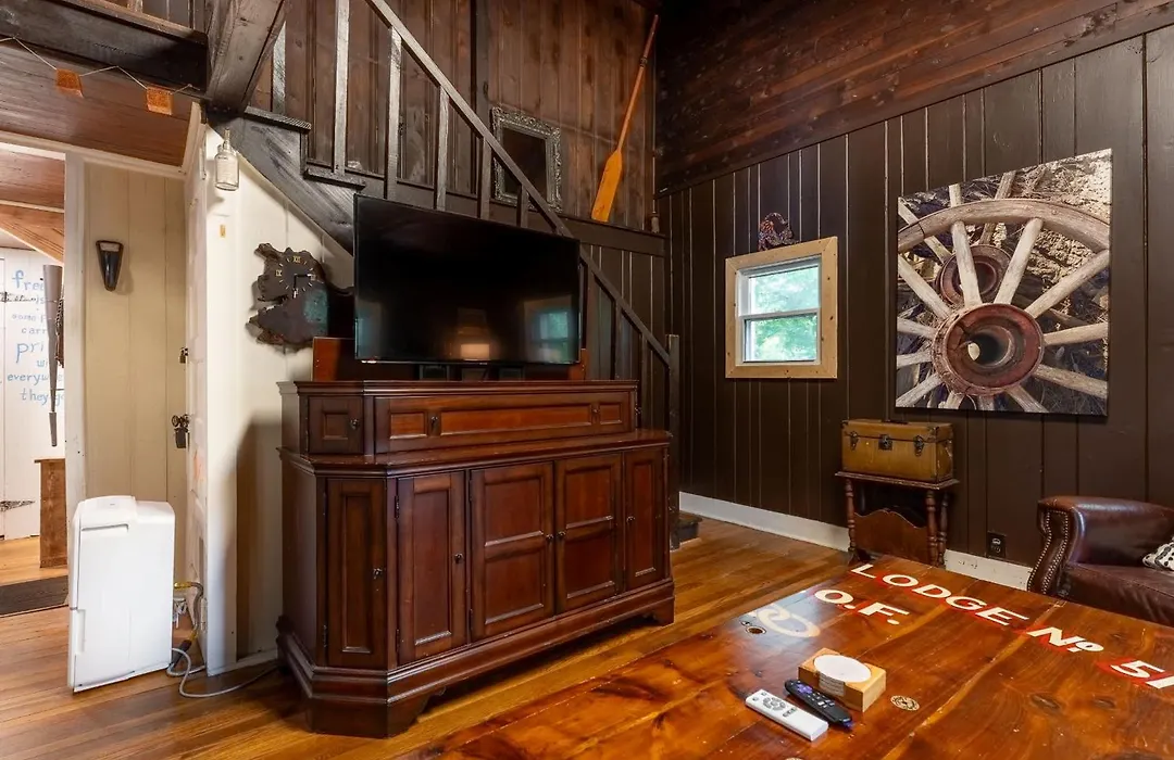 The Whiskey River Lodge-1