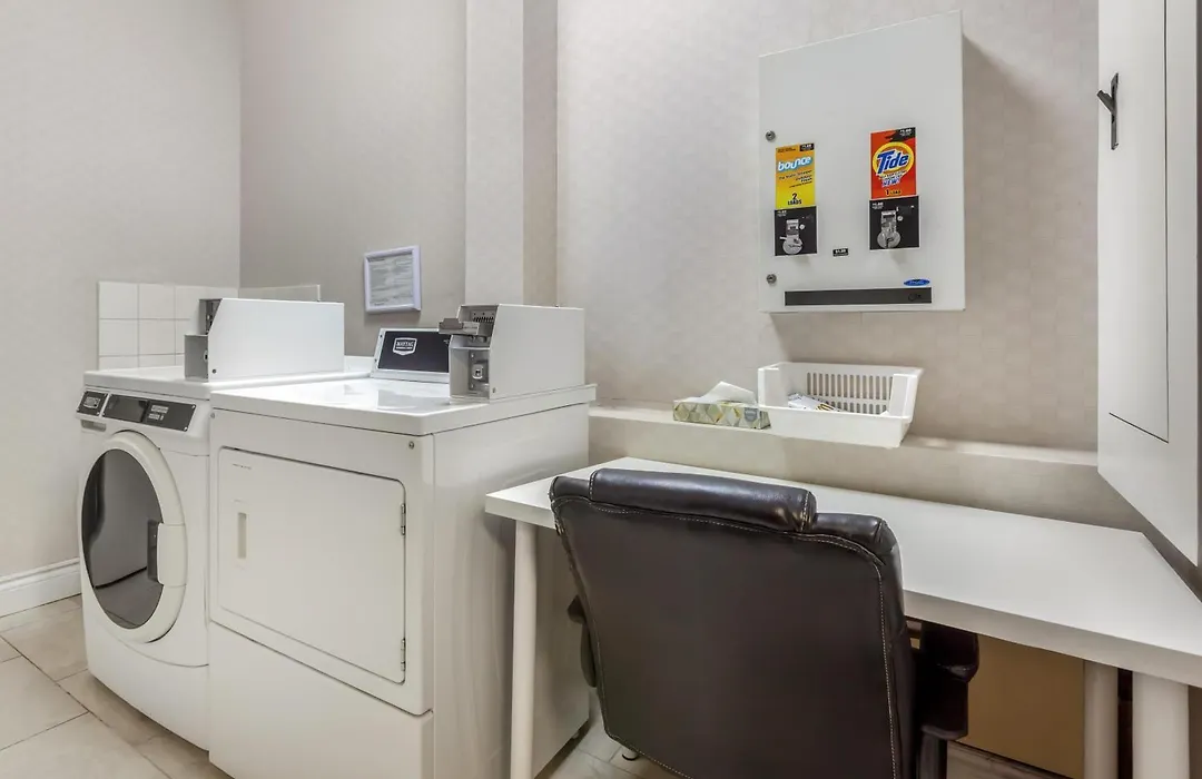 Best Western Plus Travel Hotel Toronto Airport-1