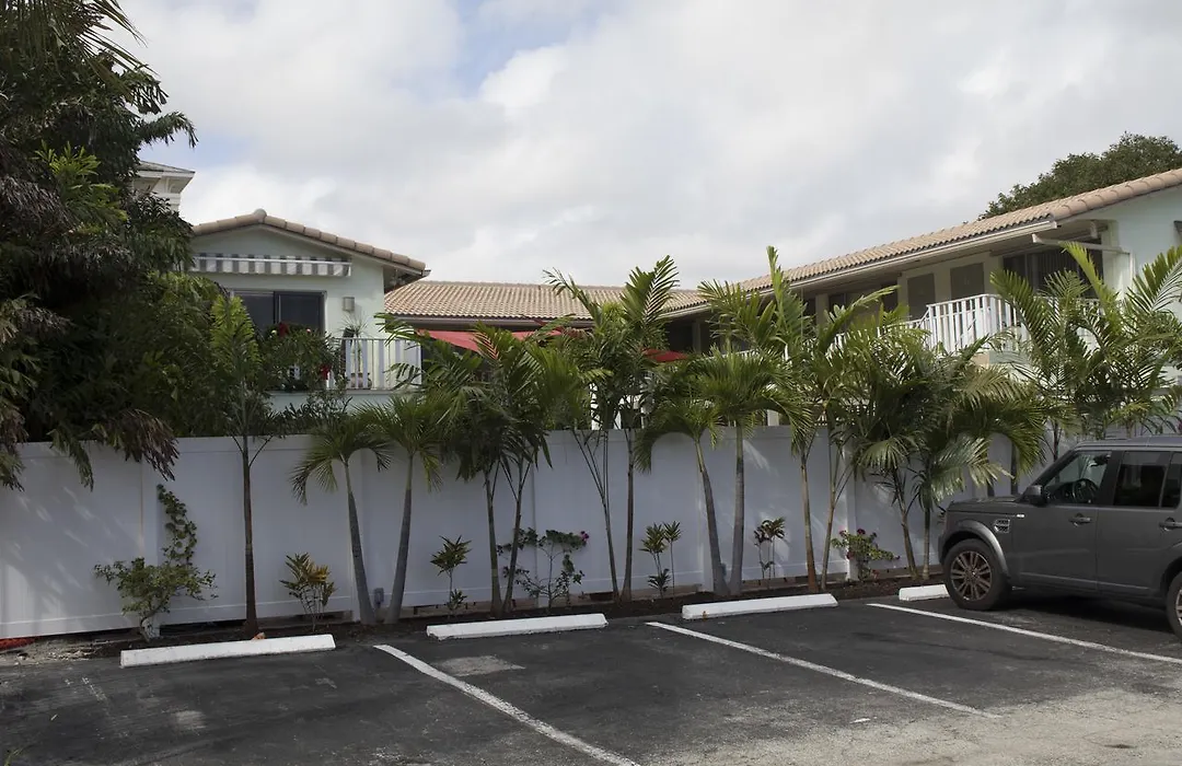The Big Coconut Guesthouse - Gay Men'S Resort-1