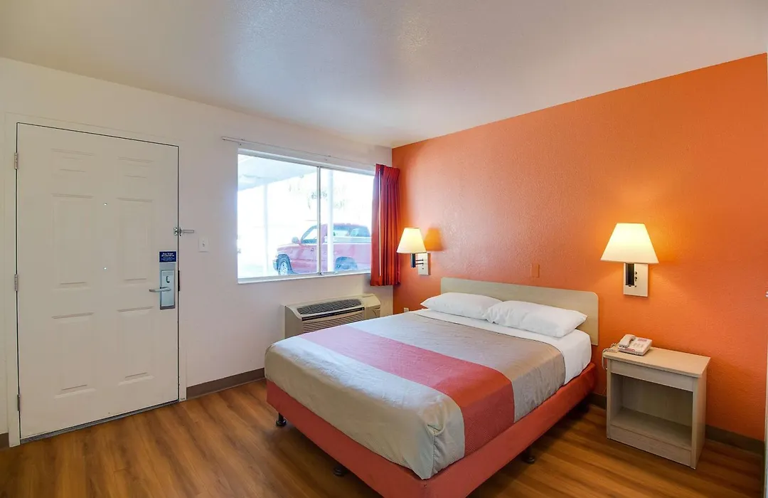 Motel 6-Phoenix, Az - East-1