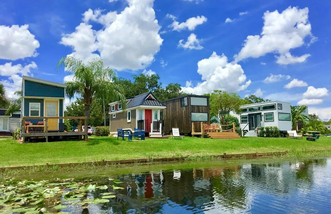 Orlando Lakefront Tiny Homes 6 Plus Month Rentals-1