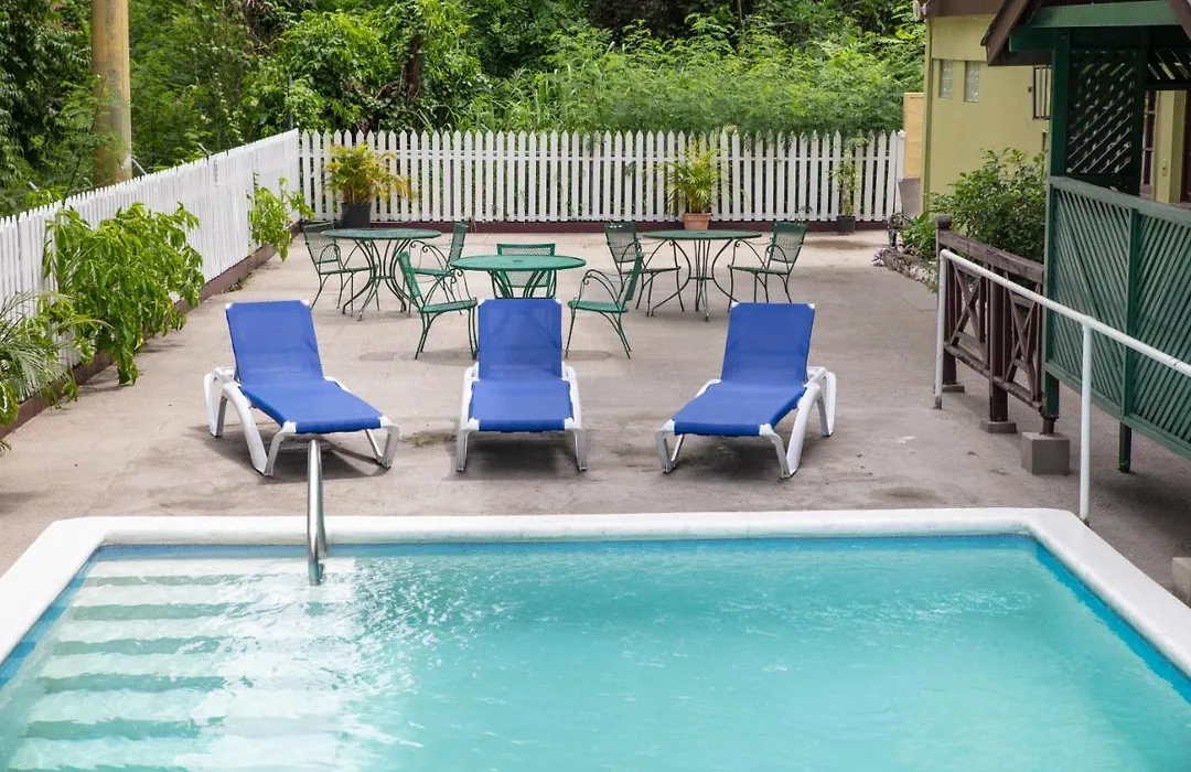 Pineapple Court Hotel-1