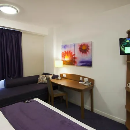 Premier Inn London Barking-3