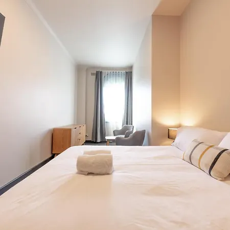 Lakemba Hotel-2