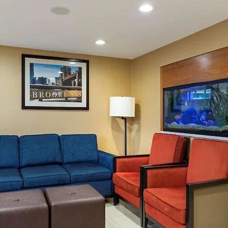 Comfort Inn Brooklyn-2