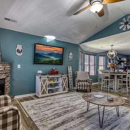 The Mason Jar, Hot Tub, Wifi, 560 Free Tickets Each Paid Day-2