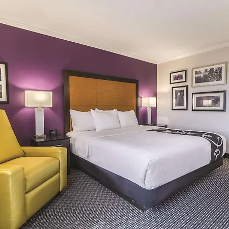 La Quinta Inn & Suites By Wyndham Phoenix Scottsdale-3