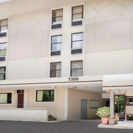 Super 8 By Wyndham Chicago Il-3