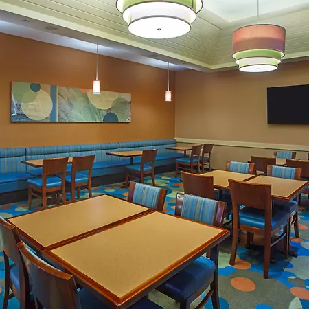 Holiday Inn Express & Suites Va Beach Oceanfront By Ihg-2