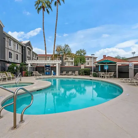 La Quinta Inn & Suites By Wyndham Phoenix Scottsdale-2