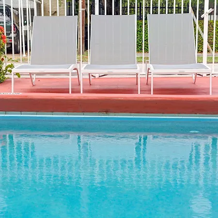 Travelodge By Wyndham Fort Lauderdale-3