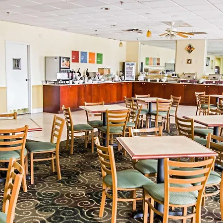 Quality Inn & Suites Winter Park Village Area-3