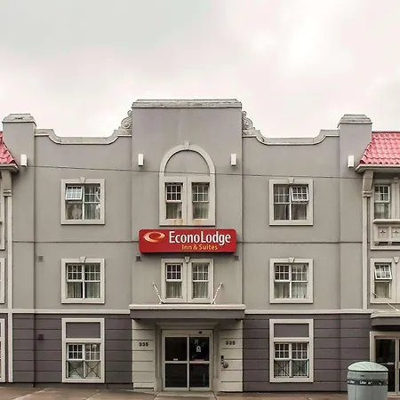 Econo Lodge Inn & Suites Downtown-2
