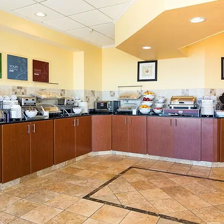 Comfort Suites Beachfront-3