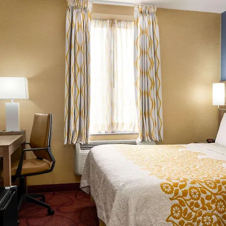 Days Inn By Wyndham Long Island City-3