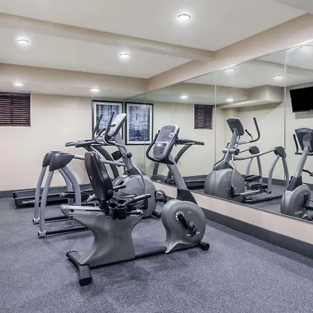 Days Inn & Suites By Wyndham Jamaica Jfk Airport-2