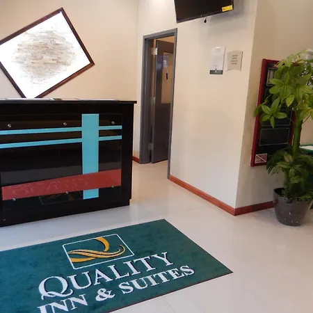 Quality Inn Near Sunset Park-2