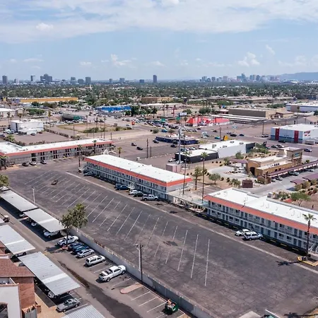 Super 8 By Wyndham Phoenix West-2