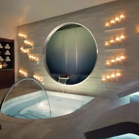 Vdara Studio Suite 011 Pool View Free Valet Parking-3