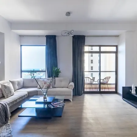 The Smart Concierge - Amwaj 4-3