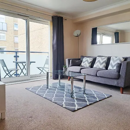 Wimbledon Apartment-3