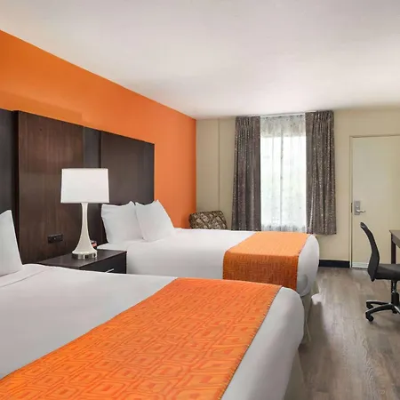 Howard Johnson By Wyndham Pigeon Forge-3