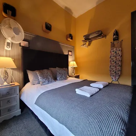Stay - Gilmore Guesthouse-3