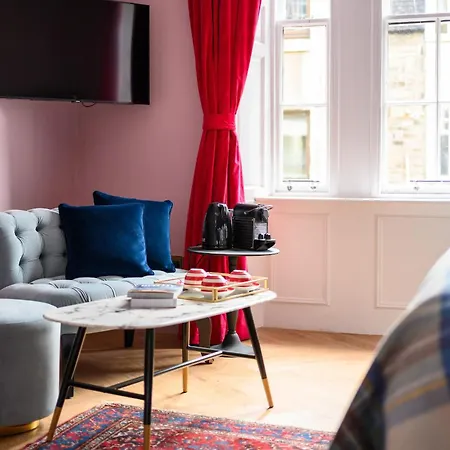 Queen Charlotte Guesthouse-3