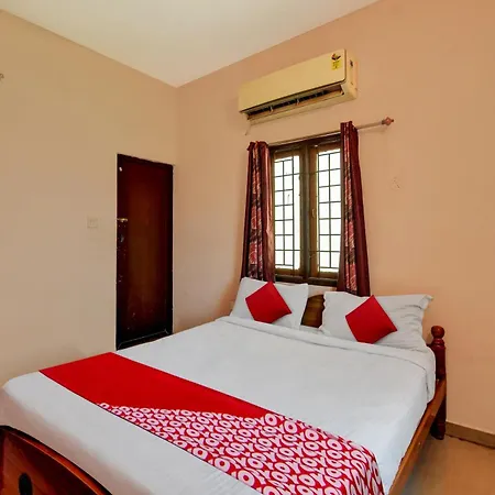 Oyo Flagship Sri Devi Mahal-2