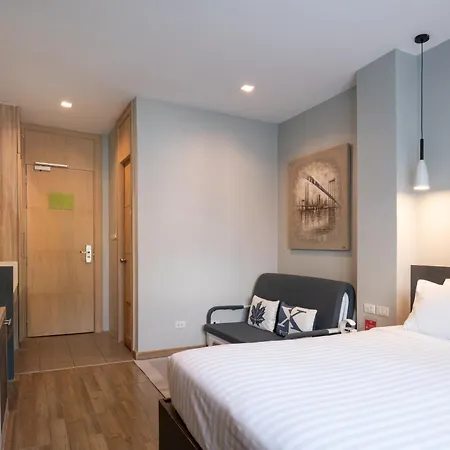 Icheck Inn Gems Center Silom-3