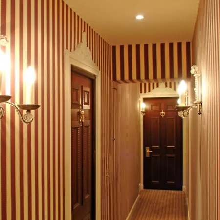 Hotel Des Grands Hommes-3