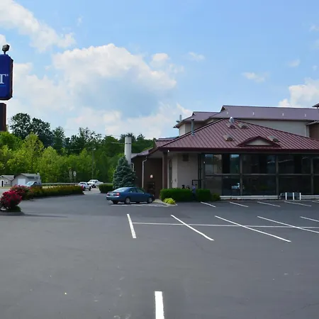 Baymont By Wyndham Pigeon Forge Near Island Drive-3