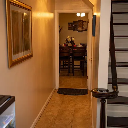 Spacious Comfy Room In Cozy Classy Duplex-2