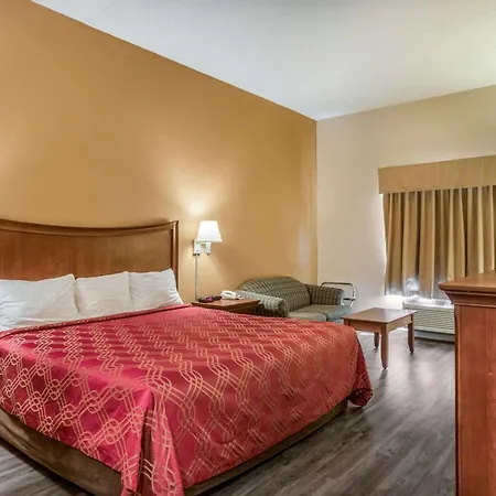 Econo Lodge Inn & Suites Marietta Near Dobbins Arb-3