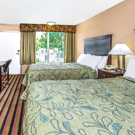 Days Inn By Wyndham Fort Lauderdale Airport Cruise Port-3