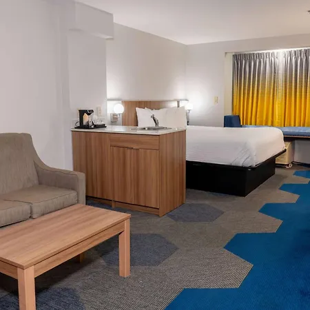 Microtel Inn & Suites By Wyndham Pigeon Forge-2