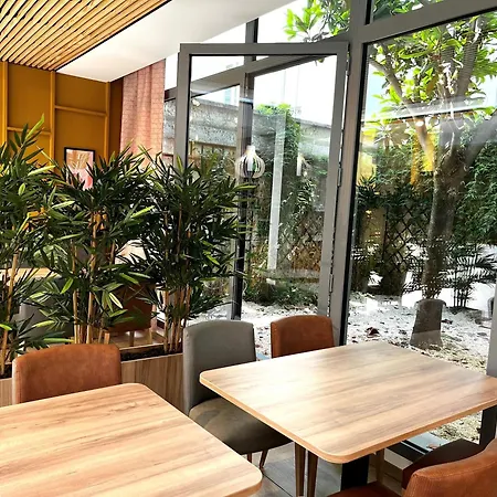 Hotellerie L'Enclos Rey-2