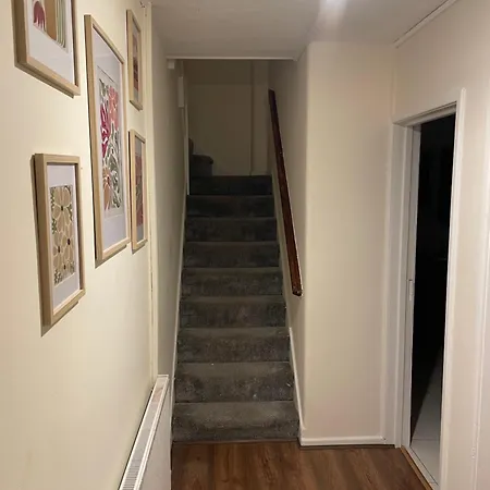 Family-Friendly Home In London-2
