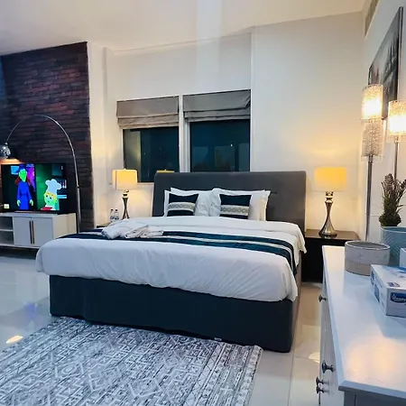 Private Rooms In 3 Bedroom Apartment Skynest Homes Marina Pinnacle-3