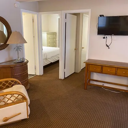 The Admiral Hotel/Motel-2