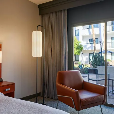 Courtyard By Marriott Phoenix North-3