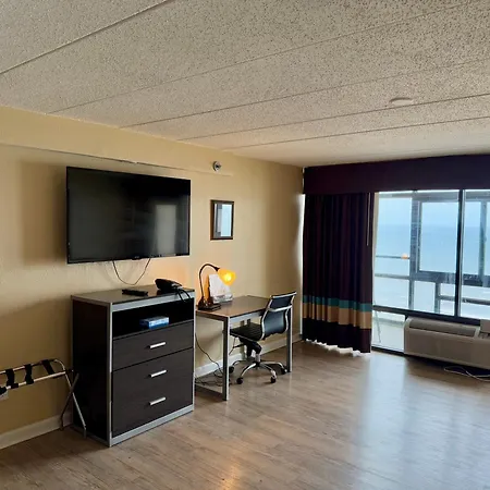 Aquarius Oceanfront Hotel-2